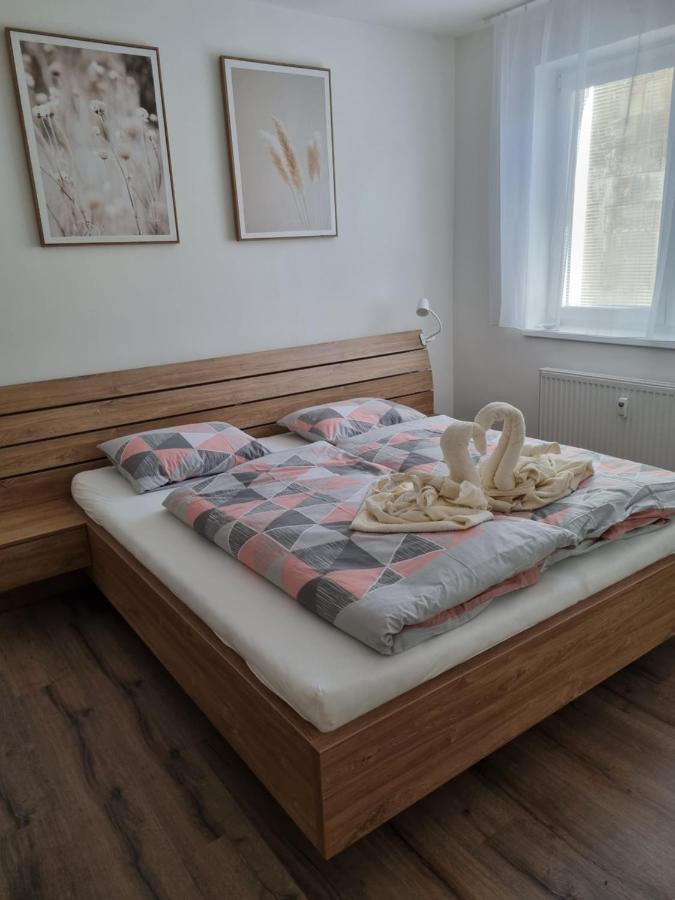 Novy Apartman V Arealu Wellness Hotelu ฟริมบูร์ก ภายนอก รูปภาพ