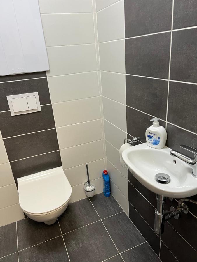 Novy Apartman V Arealu Wellness Hotelu ฟริมบูร์ก ภายนอก รูปภาพ