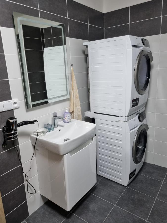 Novy Apartman V Arealu Wellness Hotelu ฟริมบูร์ก ภายนอก รูปภาพ