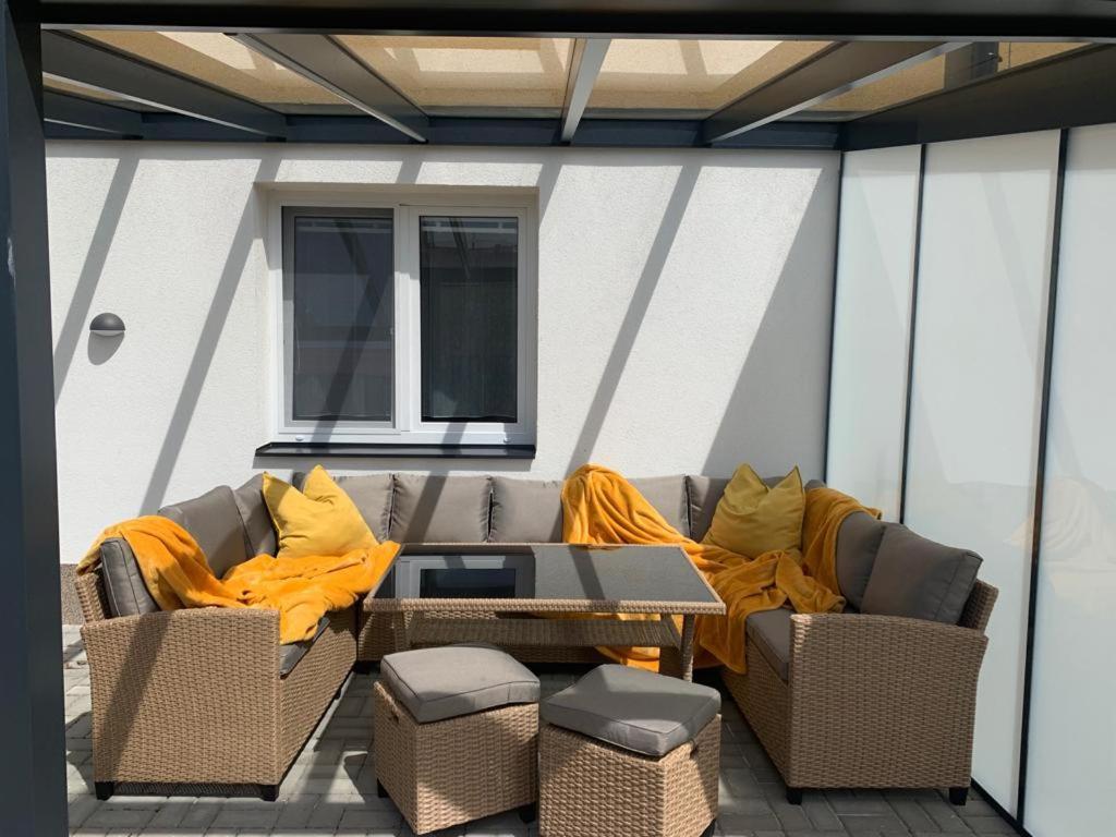 Novy Apartman V Arealu Wellness Hotelu ฟริมบูร์ก ภายนอก รูปภาพ