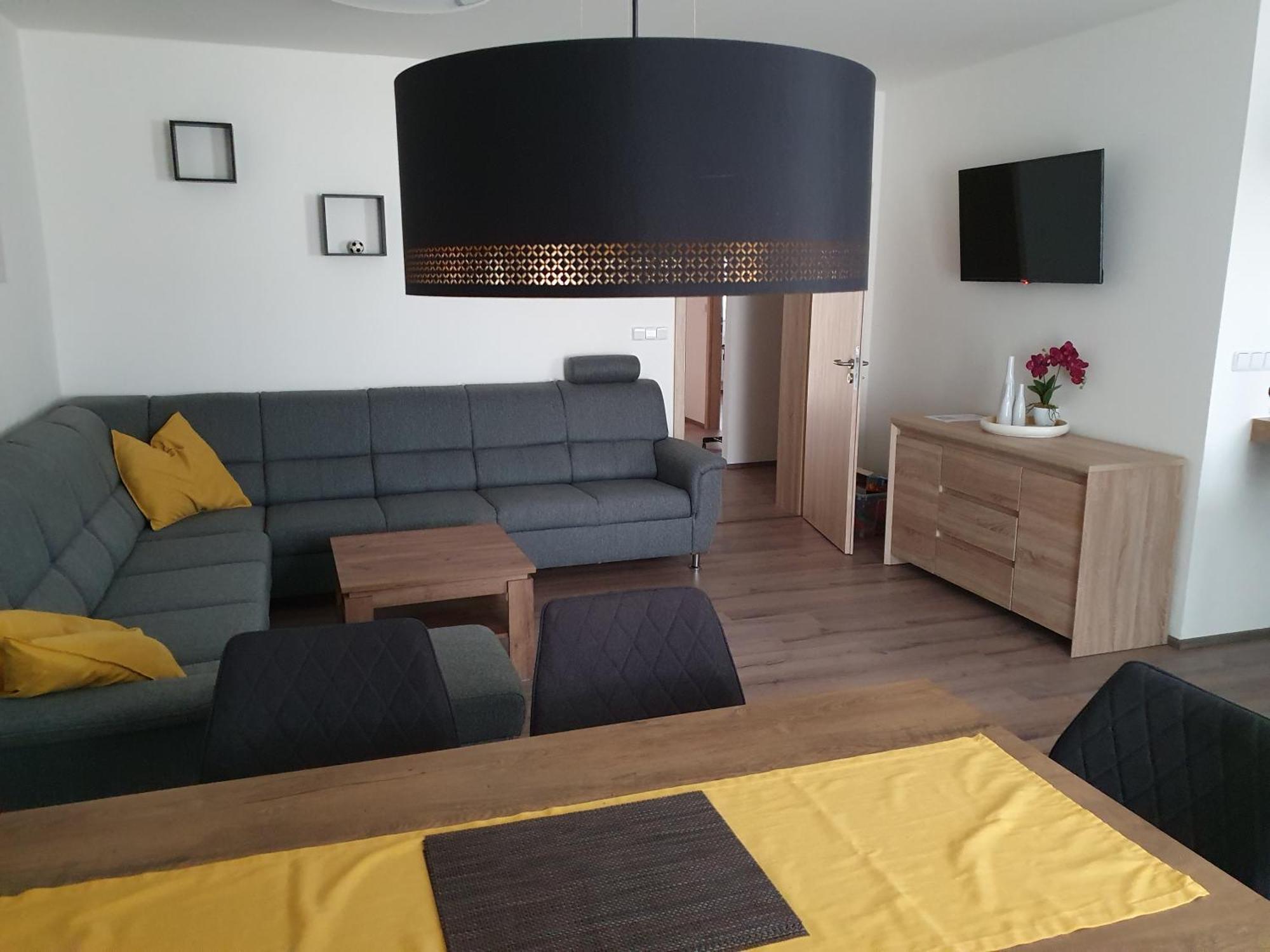 Novy Apartman V Arealu Wellness Hotelu ฟริมบูร์ก ภายนอก รูปภาพ